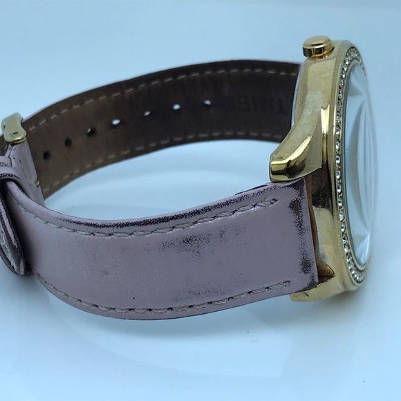 Guess Ladies Watch Crystal Accents Heart Gold Tone - Picture 7 of 8